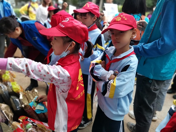 “雏鹰爱重阳，老幼同欢乐”重阳节关爱慰问活动